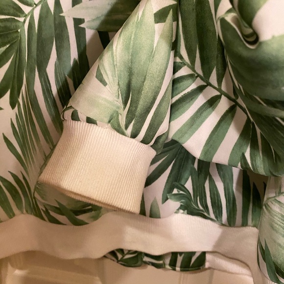 Forever 21 Palm Leaf Bomber (0X) PLUS - Picture 5 of 6